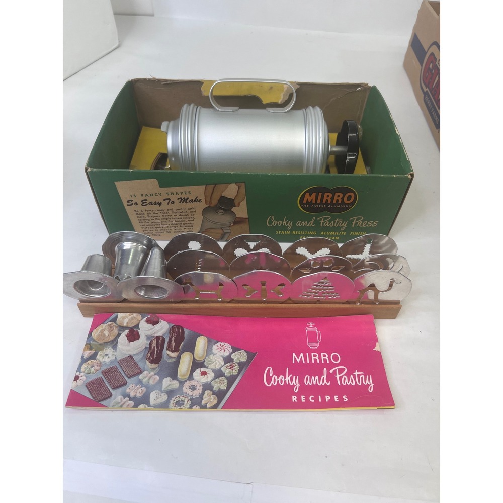 Vintage Mirro Cooky and Pastry Press 358 AM Aluminum 12 Discs 3 Tips Recipe Book